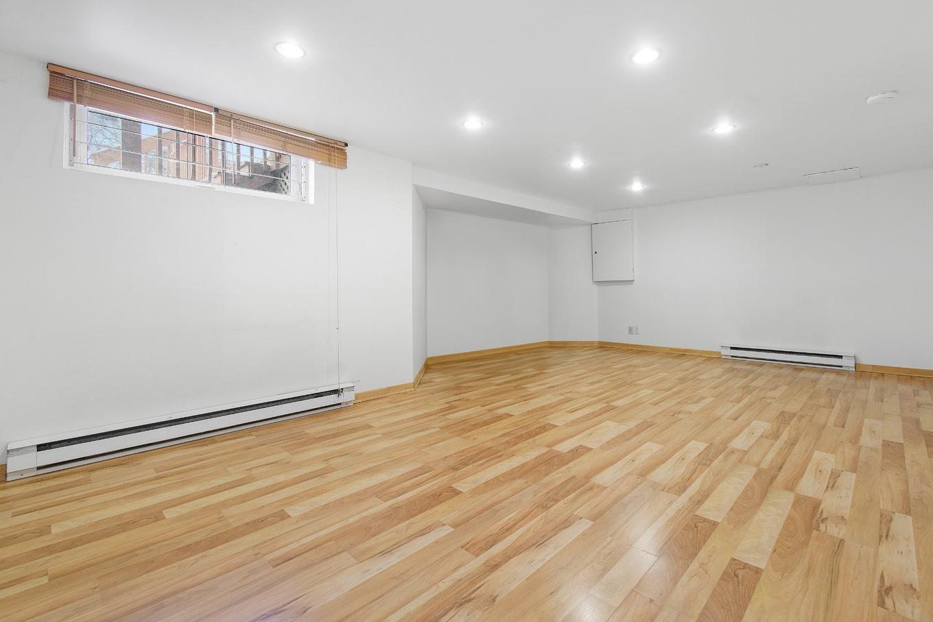 Salle familiale - 18113 Rue Rousson, Montréal (Pierrefonds-Roxboro), QC - Indoor