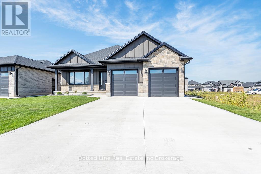 18 Walnut Drive, Tillsonburg, ON - Outdoor With Facade