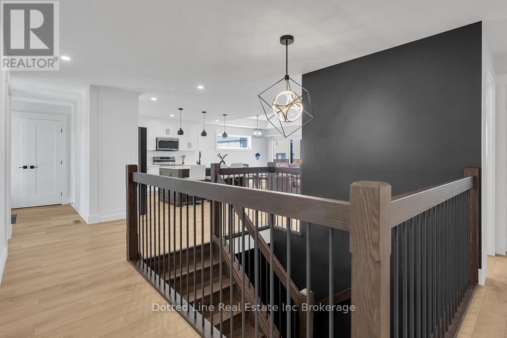 16 Walnut Drive, Tillsonburg, ON - Indoor Photo Showing Other Room