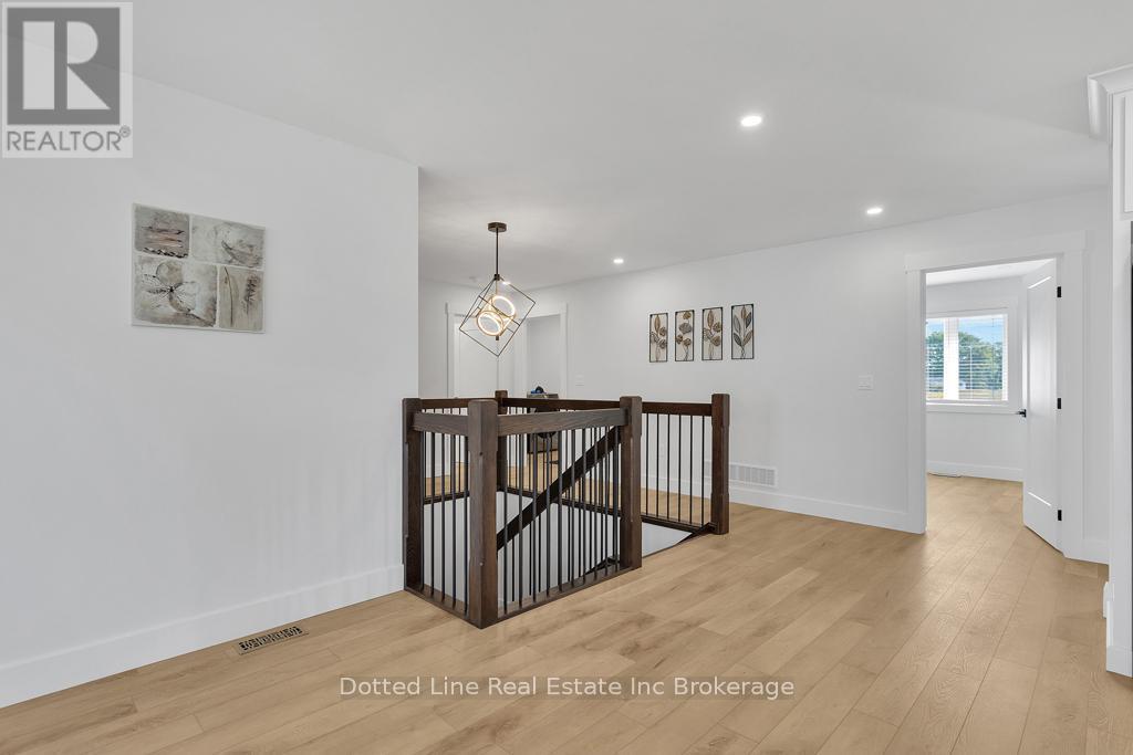 16 Walnut Drive, Tillsonburg, ON - Indoor Photo Showing Other Room