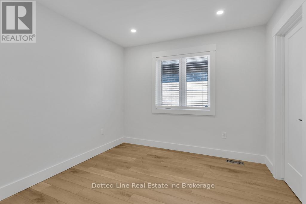 16 Walnut Drive, Tillsonburg, ON - Indoor Photo Showing Other Room