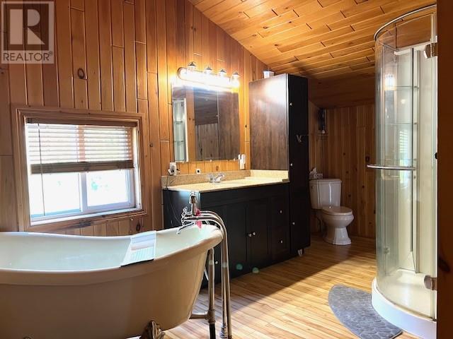 22B Champagne Avenue, St. Charles, ON - Indoor Photo Showing Bathroom