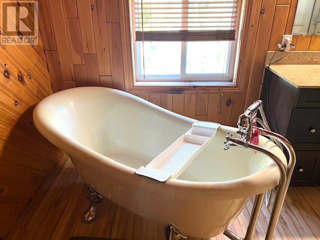 22B Champagne Avenue, St. Charles, ON - Indoor Photo Showing Bathroom