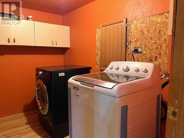 22B Champagne Avenue, St. Charles, ON - Indoor Photo Showing Laundry Room