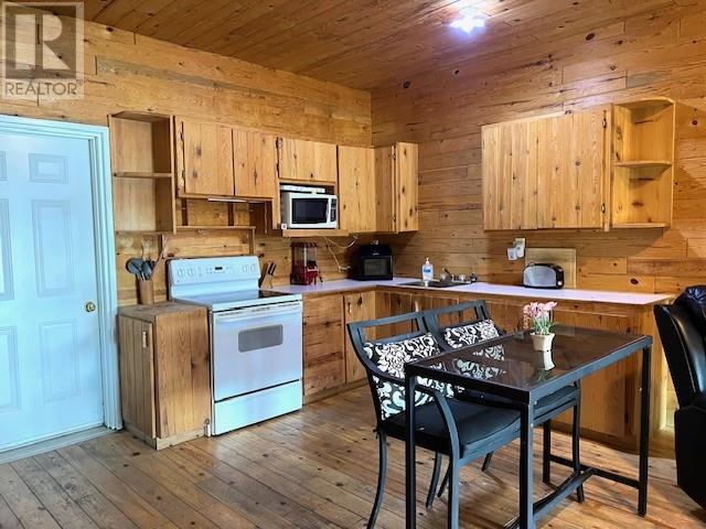 22B Champagne Avenue, St. Charles, ON - Indoor Photo Showing Kitchen