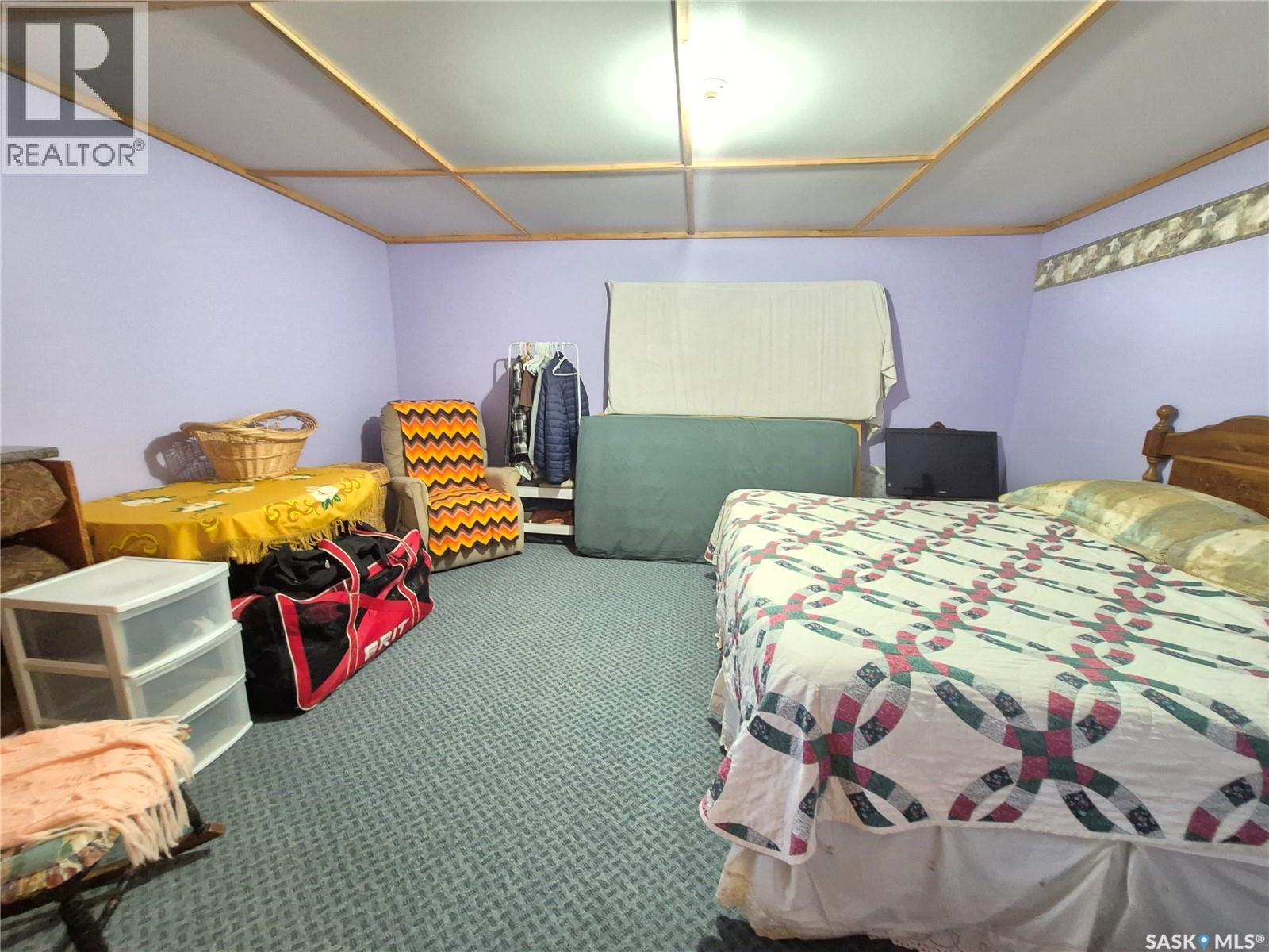 713 Railway Avenue, Midale, SK - Indoor Photo Showing Bedroom