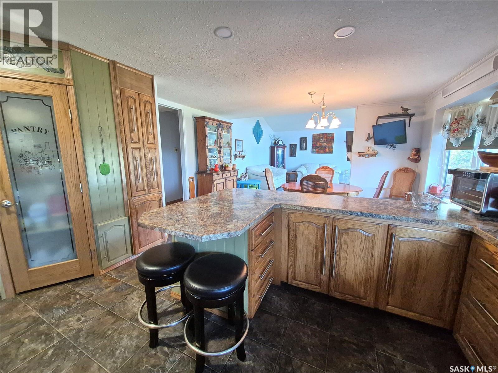 713 Railway Avenue, Midale, SK - Indoor Photo Showing Kitchen