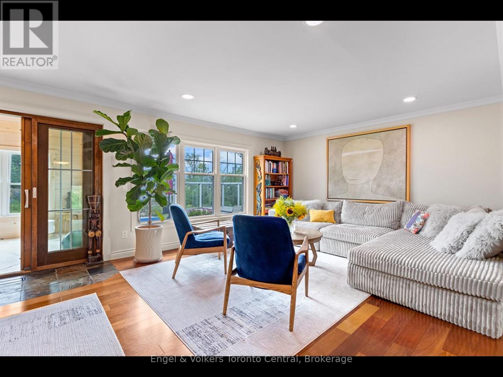 9 Osprey Way, Georgian Bay (Baxter), ON - Indoor Photo Showing Living Room