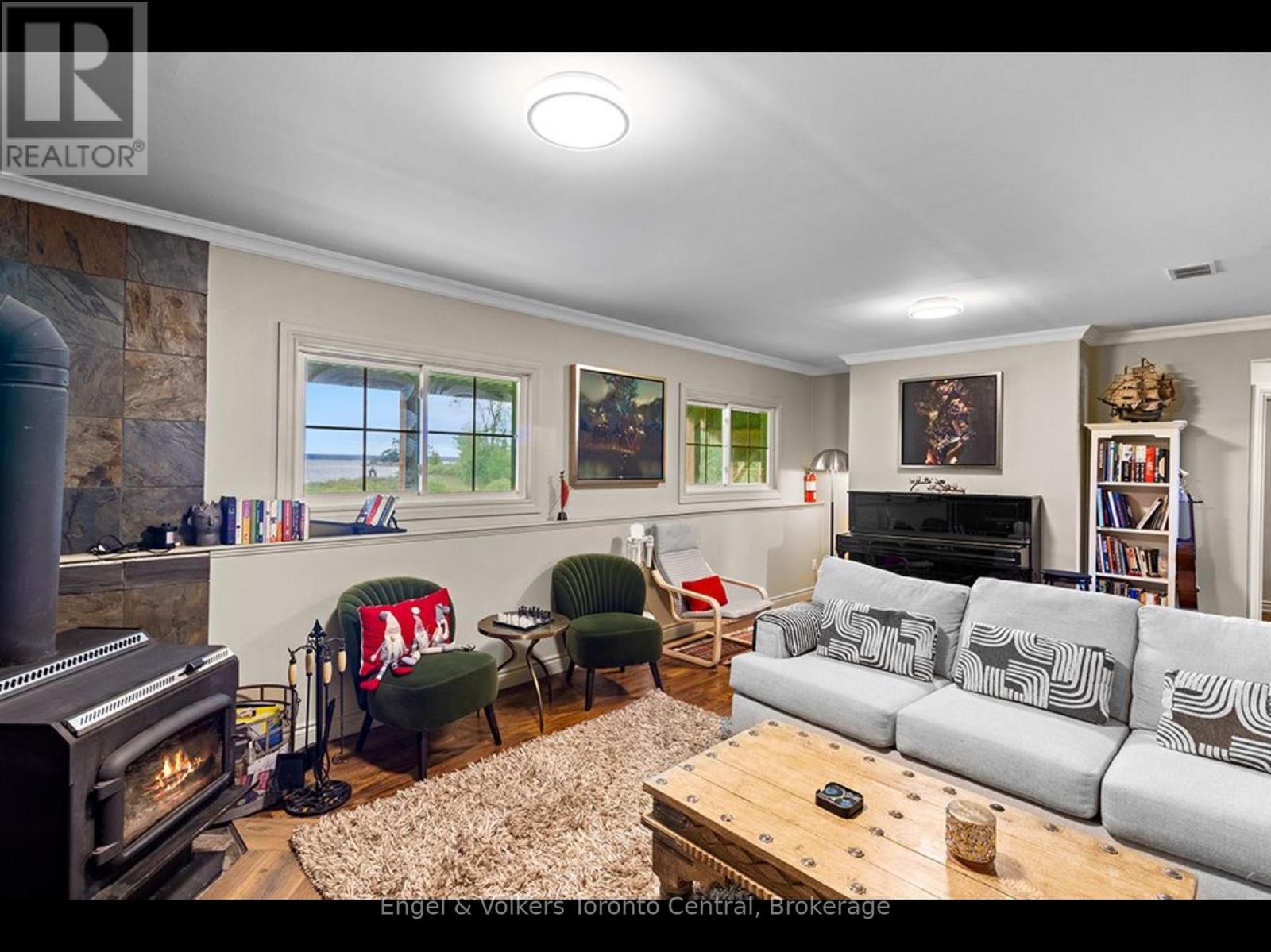 9 Osprey Way, Georgian Bay (Baxter), ON - Indoor Photo Showing Living Room