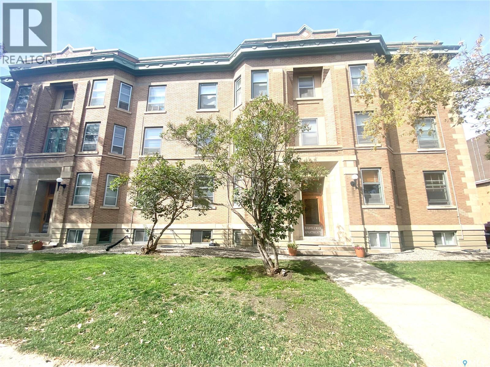 19 2201 14Th Avenue, Regina, SK - Outdoor With Facade