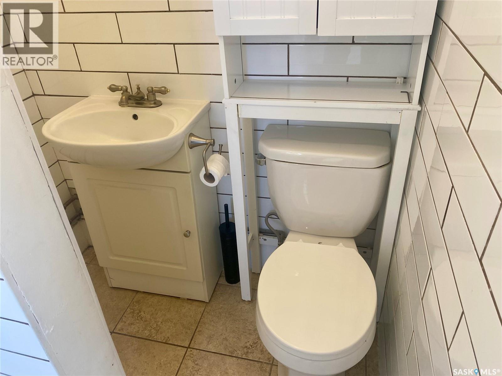 19 2201 14Th Avenue, Regina, SK - Indoor Photo Showing Bathroom