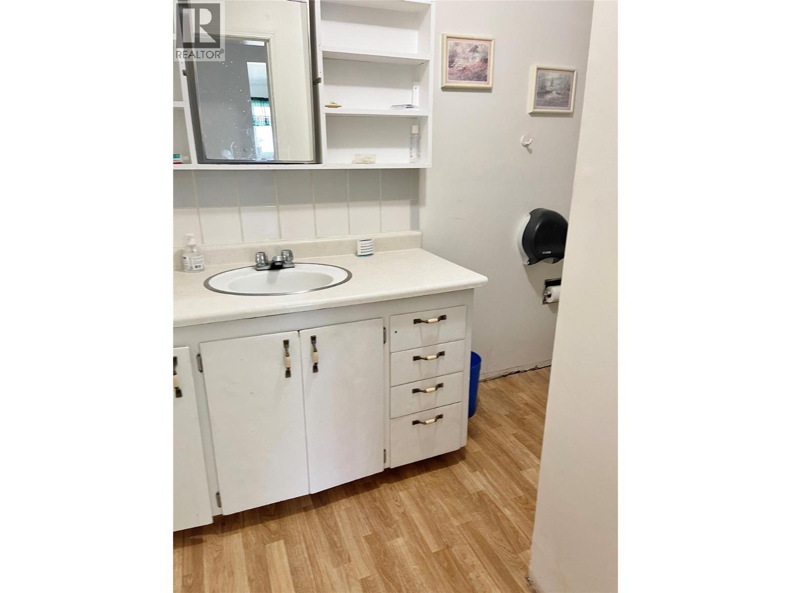 222 - 224 Van Horne Street S, Cranbrook, BC - Indoor