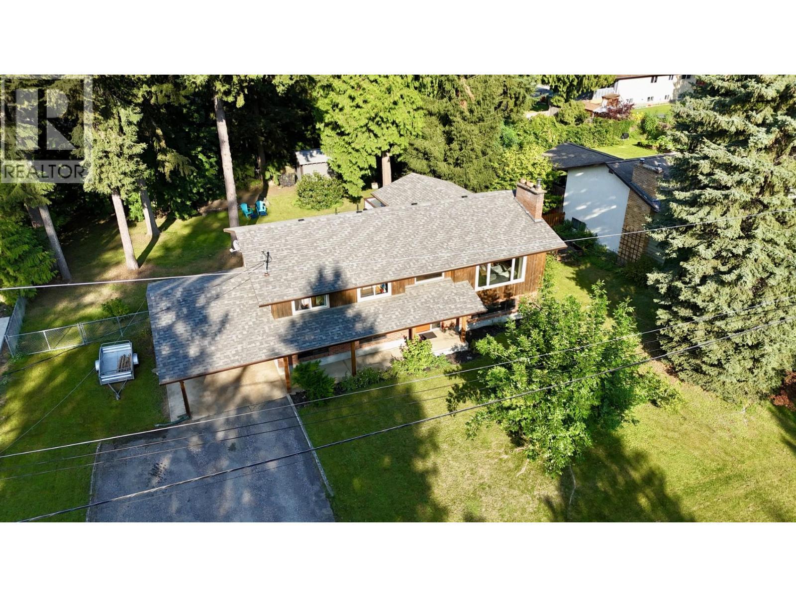 1637 Birch Drive, Revelstoke, BC - Outdoor