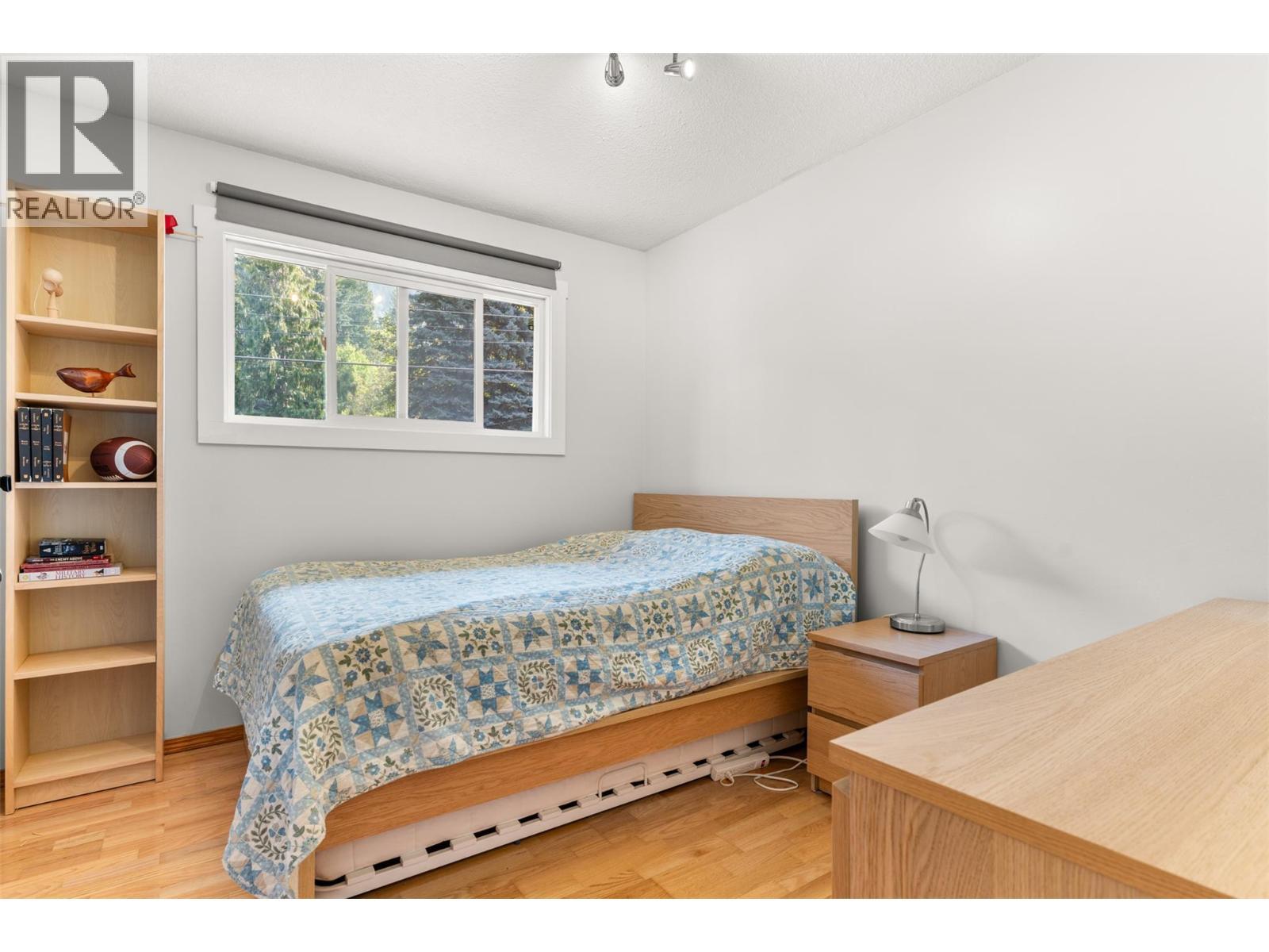 1637 Birch Drive, Revelstoke, BC - Indoor Photo Showing Bedroom