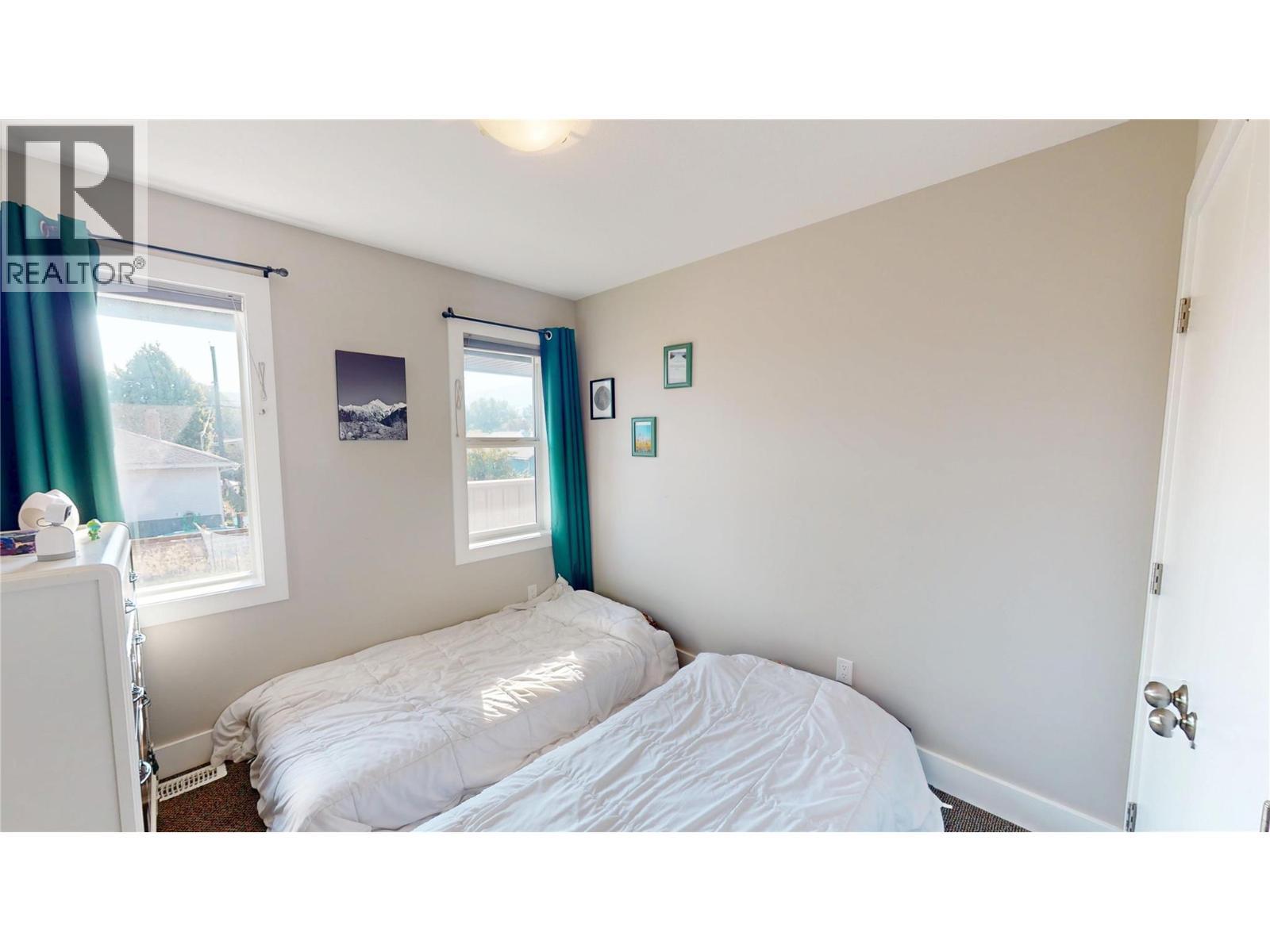 1605 4Th Street N, Cranbrook, BC - Indoor Photo Showing Bedroom