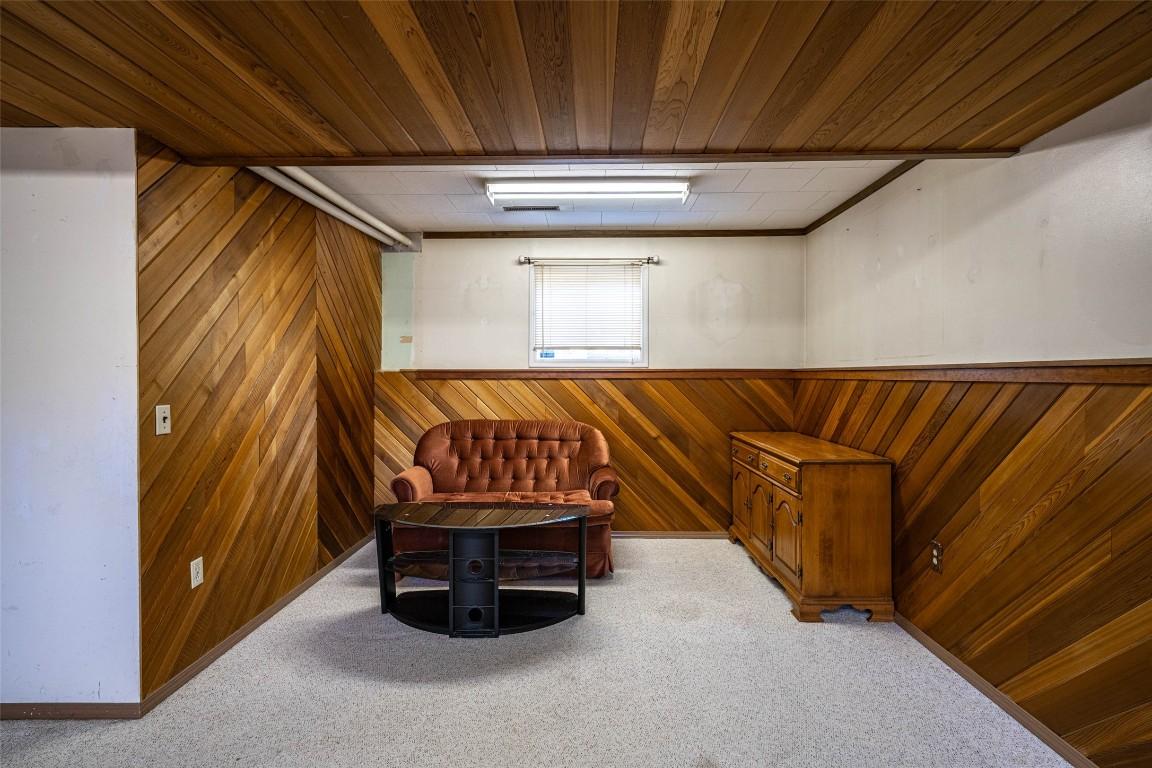 4402 16 Avenue, Vernon, BC - Indoor