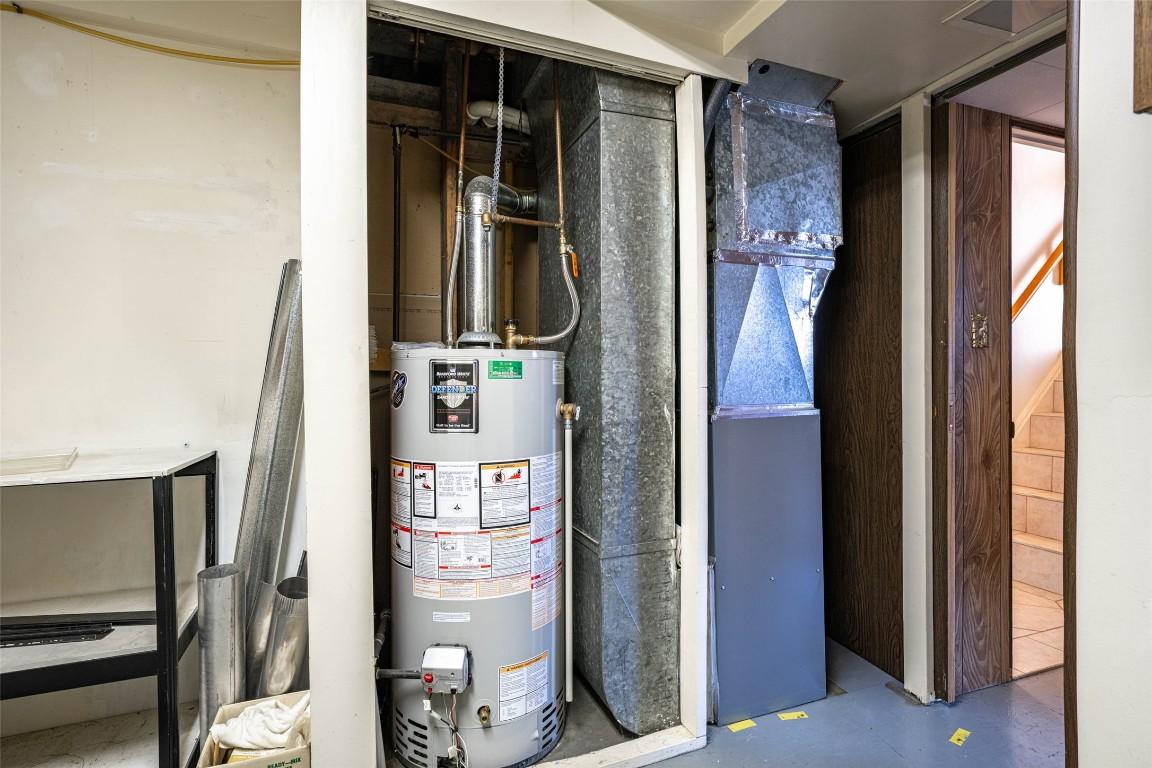 4402 16 Avenue, Vernon, BC - Indoor Photo Showing Basement