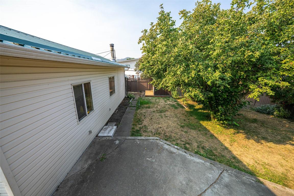 4402 16 Avenue, Vernon, BC - Outdoor