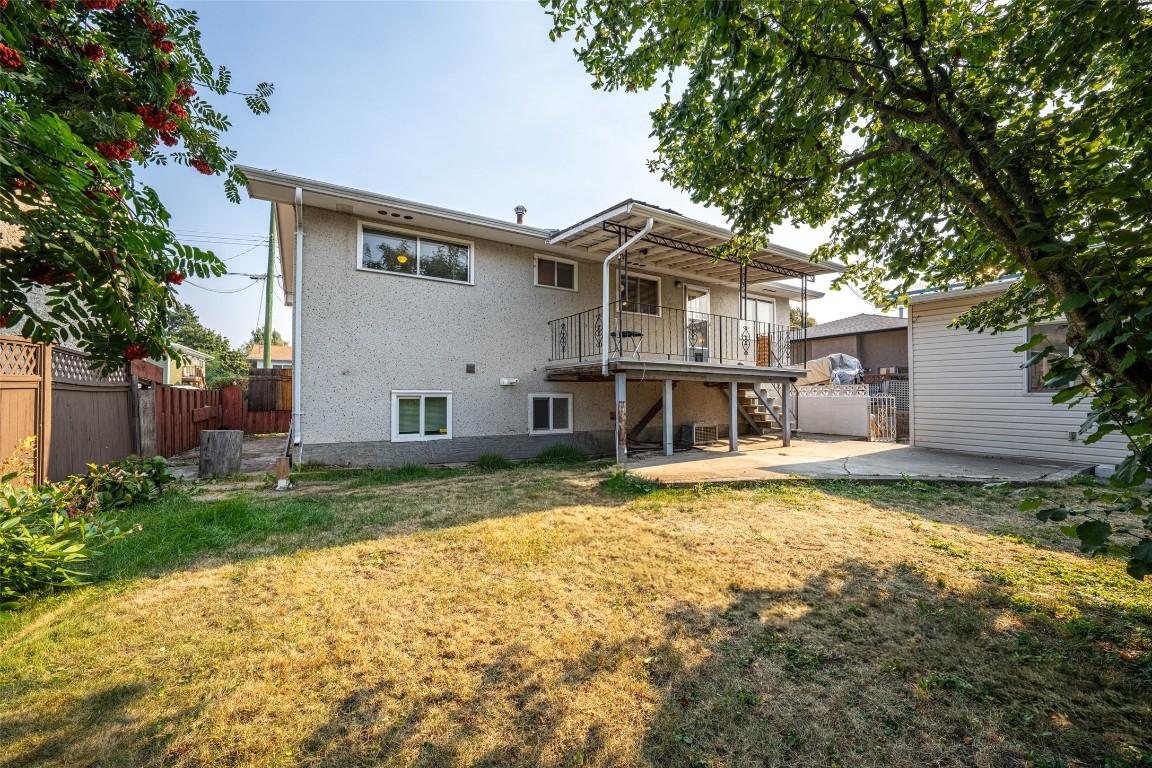 4402 16 Avenue, Vernon, BC - Outdoor With Deck Patio Veranda With Exterior