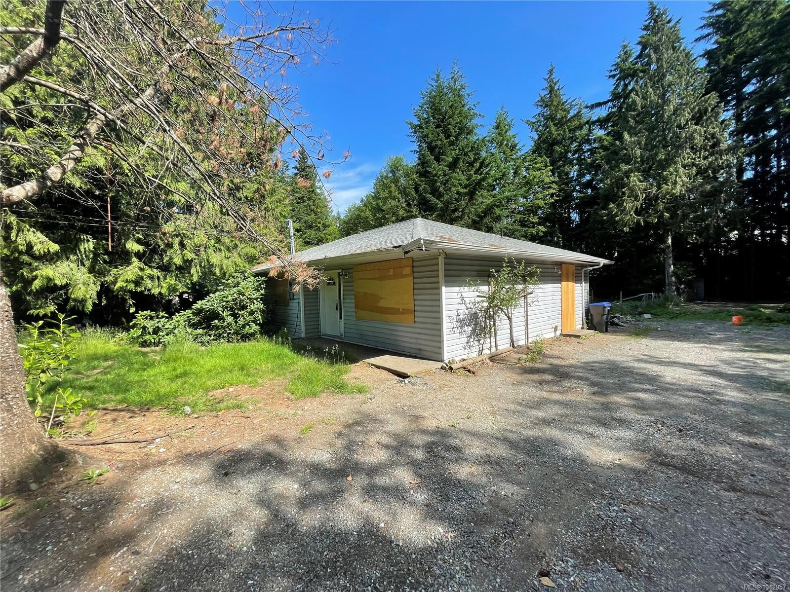 4547 Callow Rd, Bowser, BC