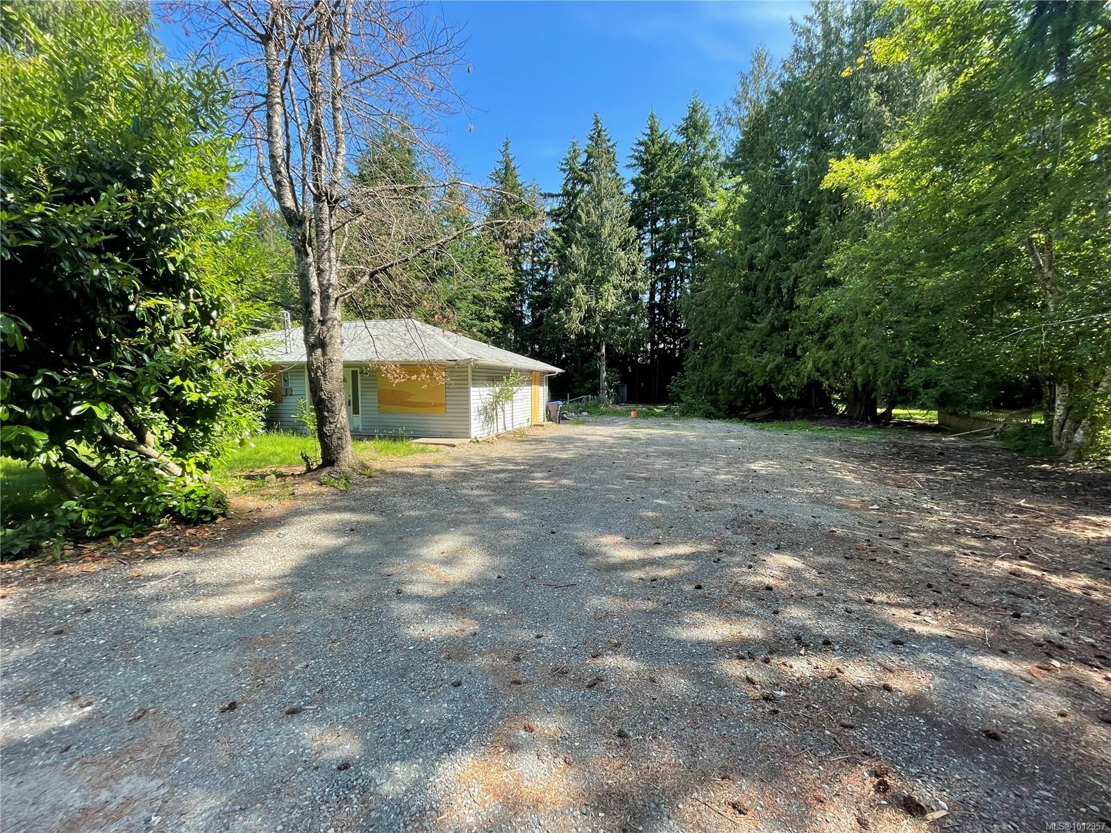 4547 Callow Rd, Bowser, BC