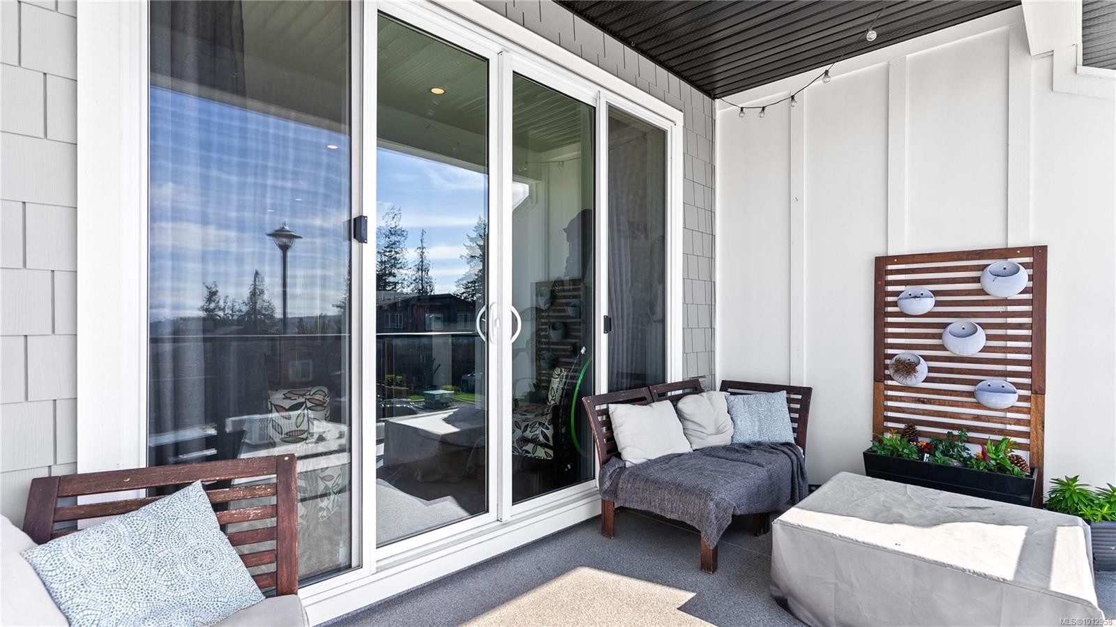 7010 Brailsford Pl, Sooke, BC - Outdoor With Exterior