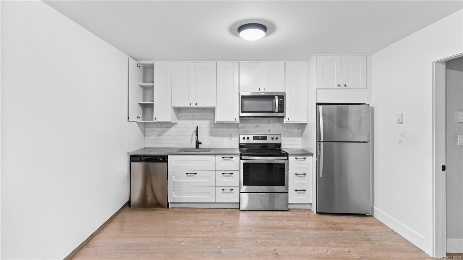 7010 Brailsford Pl, Sooke, BC - Indoor Photo Showing Kitchen