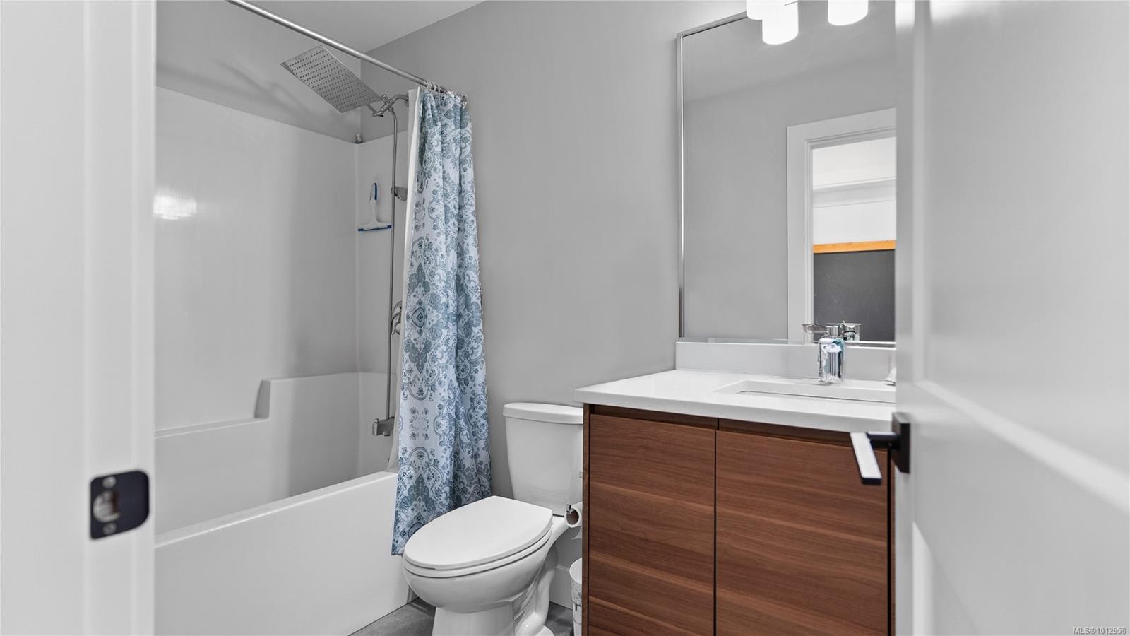 7010 Brailsford Pl, Sooke, BC - Indoor Photo Showing Bathroom