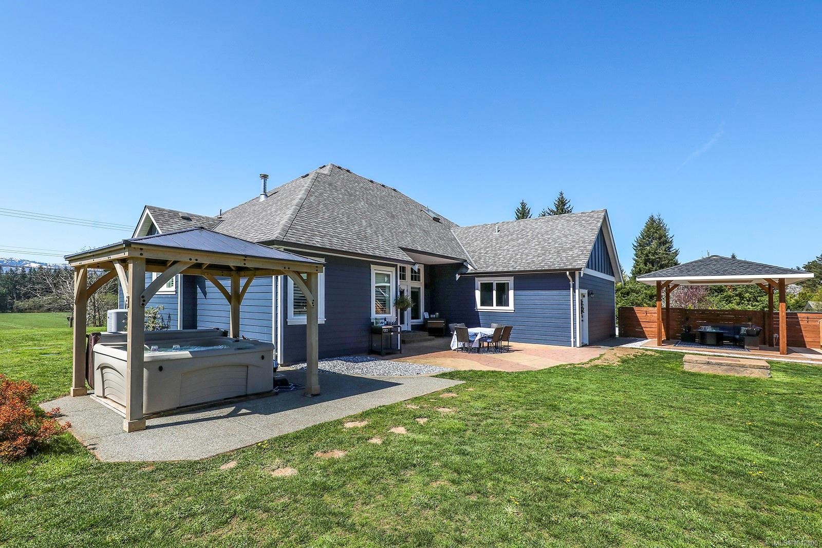 2495 Graham Rd, Courtenay, BC