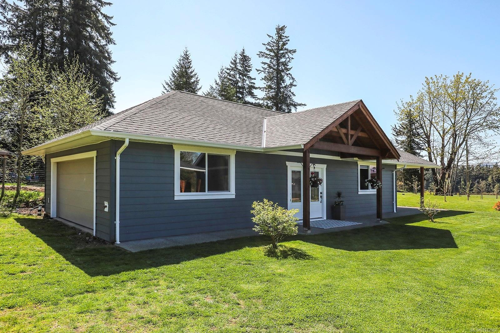 2495 Graham Rd, Courtenay, BC