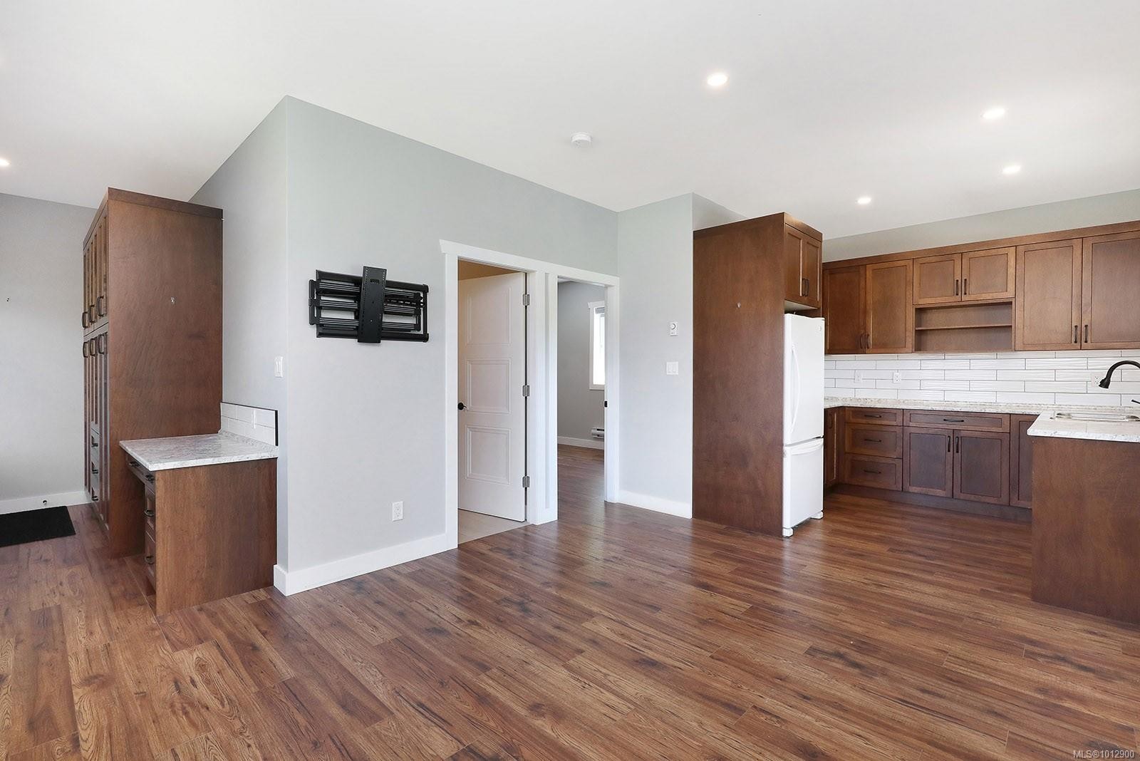 2495 Graham Rd, Courtenay, BC