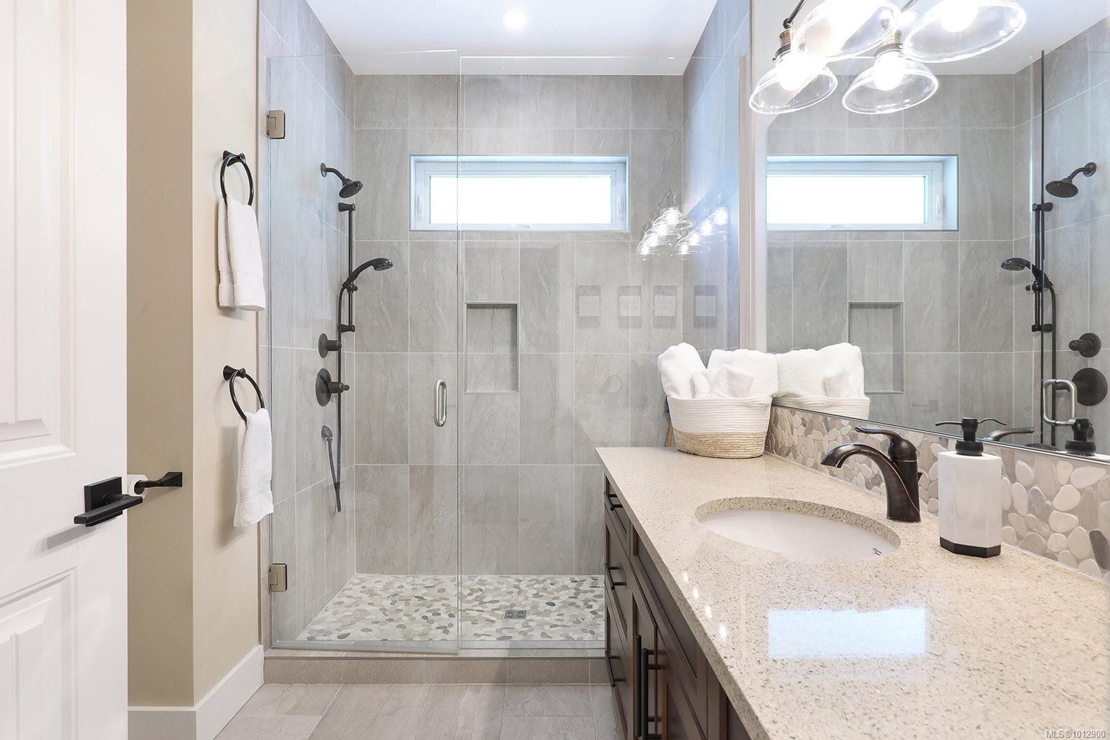 2495 Graham Rd, Courtenay, BC