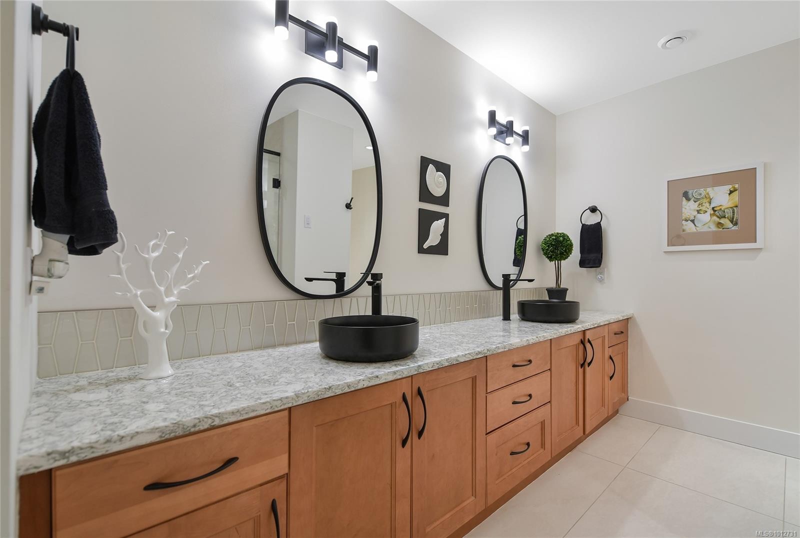 5336 Sayward Hill Cres, Saanich, BC