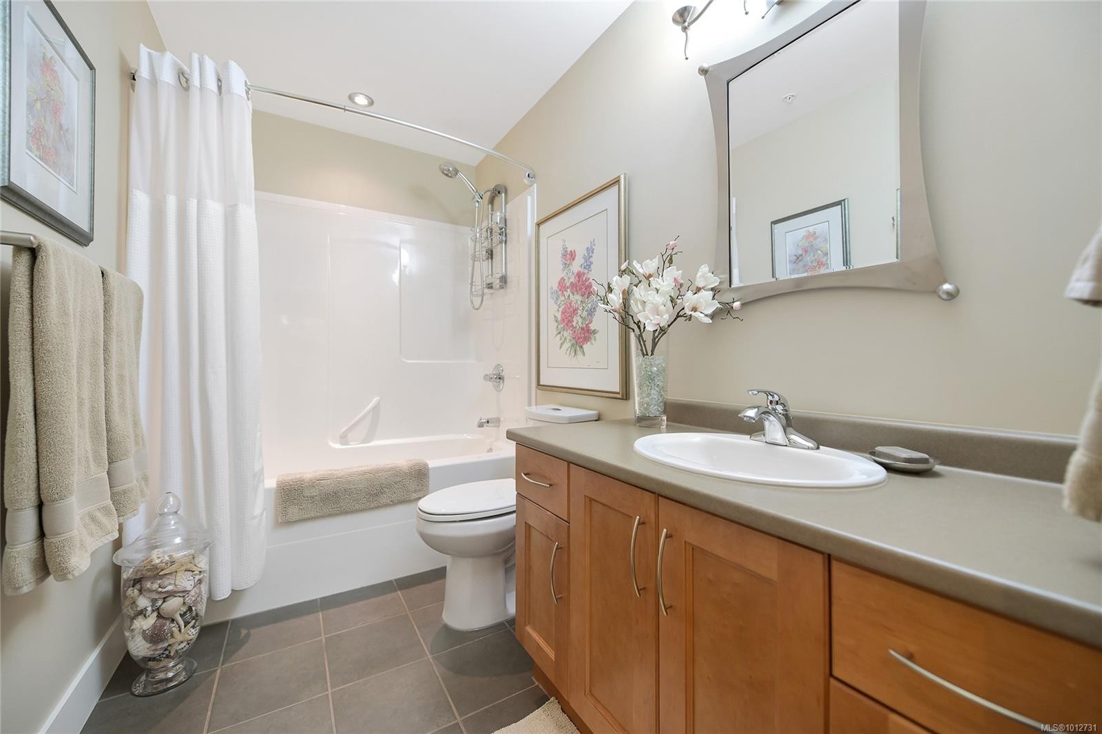 5336 Sayward Hill Cres, Saanich, BC