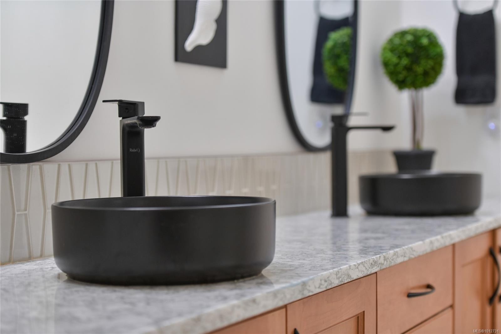 5336 Sayward Hill Cres, Saanich, BC