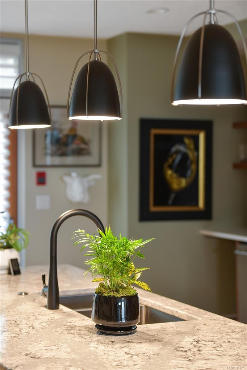 5336 Sayward Hill Cres, Saanich, BC