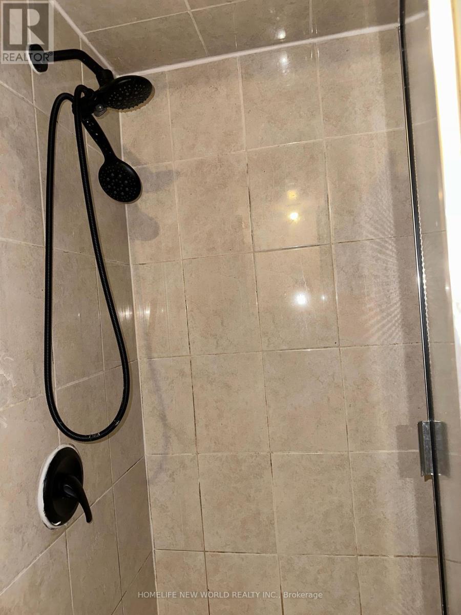 Bsm - 6 Stoneton Drive, Toronto, ON - Indoor Photo Showing Bathroom