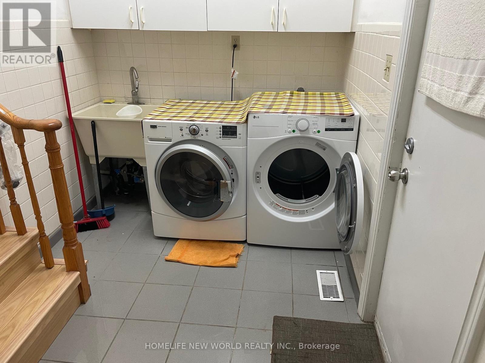 Bsm - 6 Stoneton Drive, Toronto, ON - Indoor Photo Showing Laundry Room
