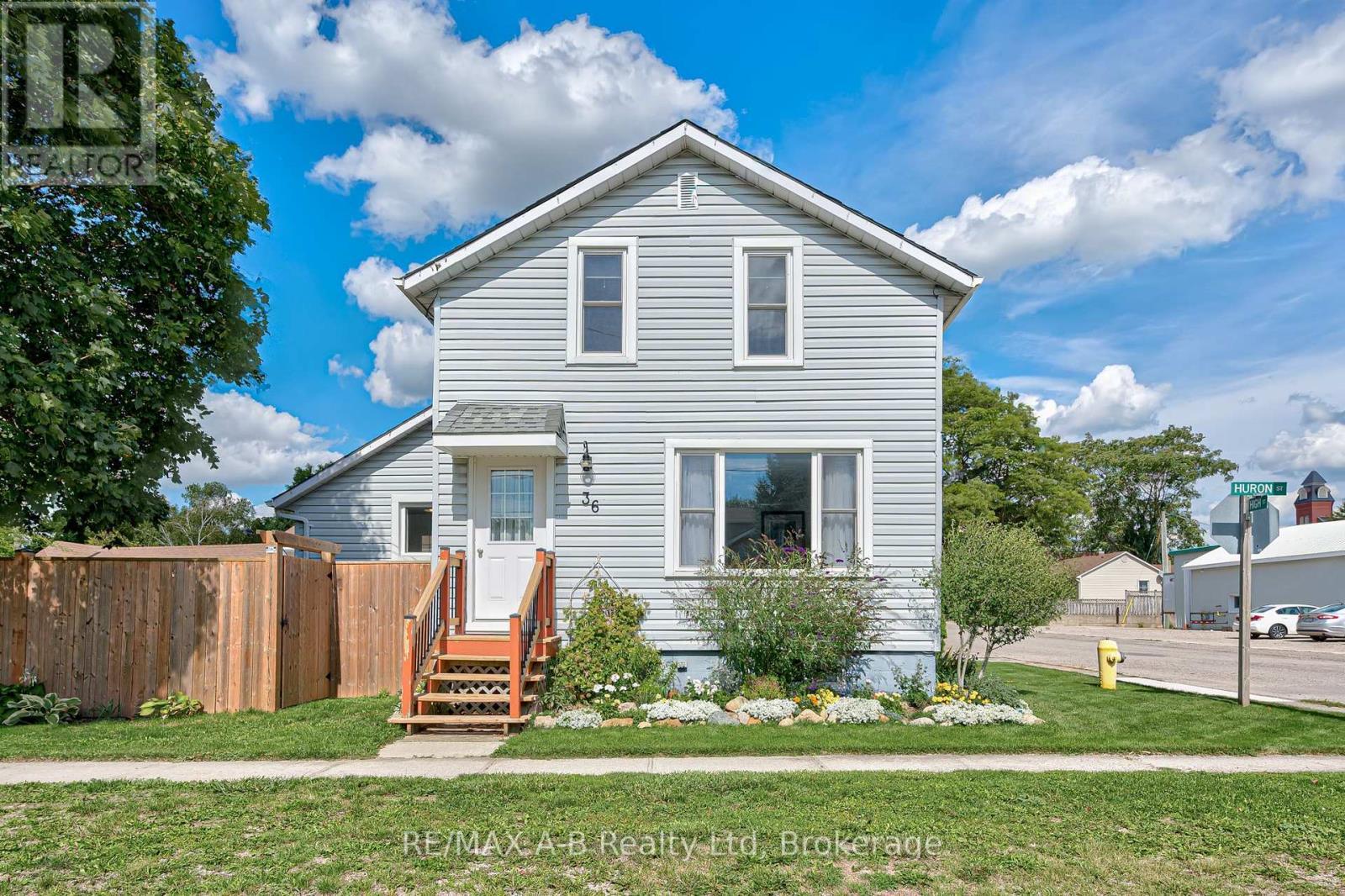 36 Huron Street, Huron East (Seaforth), ON - Outdoor