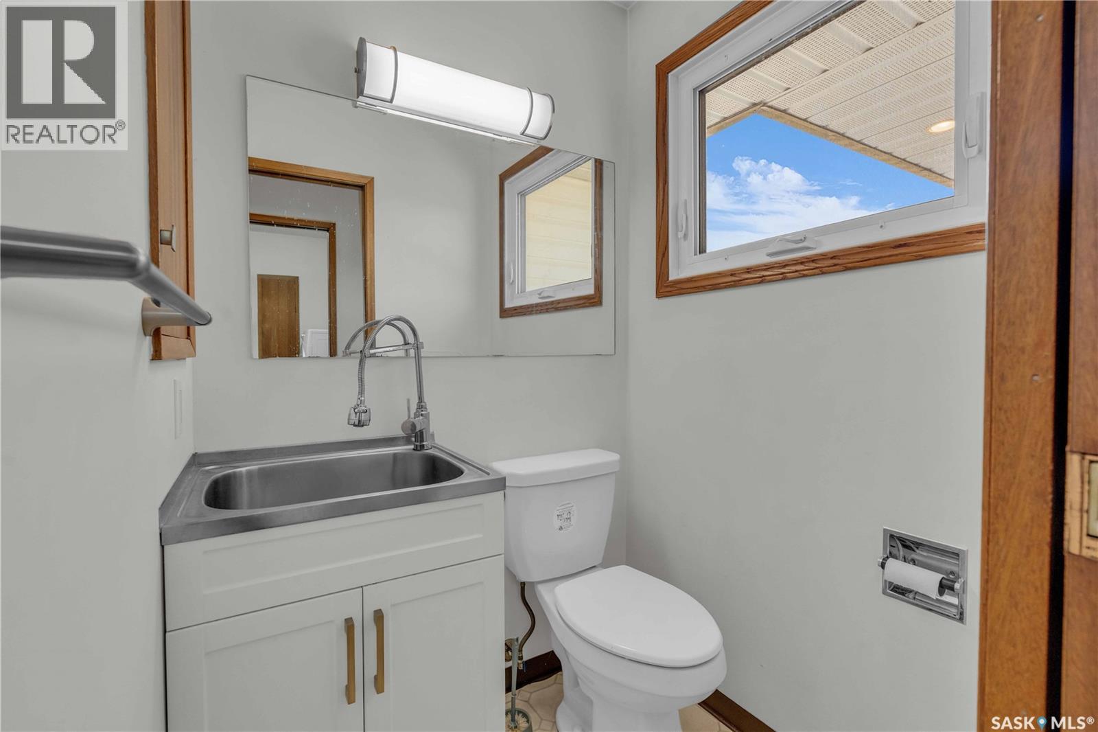 Koob Acreage, Viscount Rm No. 341, SK - Indoor Photo Showing Bathroom