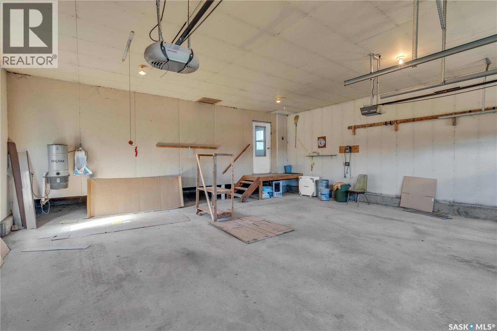 Koob Acreage, Viscount Rm No. 341, SK - Indoor Photo Showing Garage