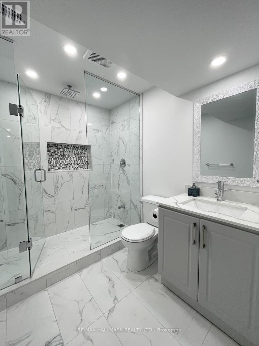 24 San Felice Lane, Hamilton, ON - Indoor Photo Showing Bathroom