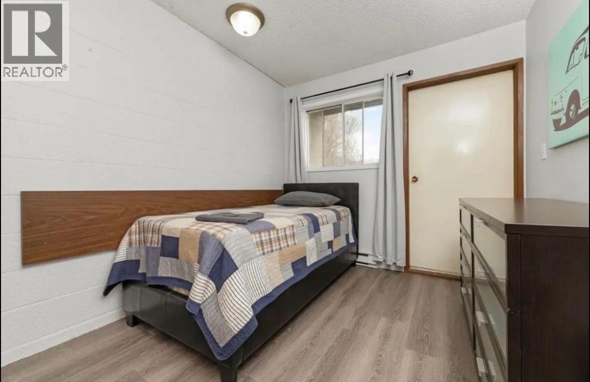 1309 11Th Avenue Unit# 67, Invermere, BC - Indoor Photo Showing Bedroom