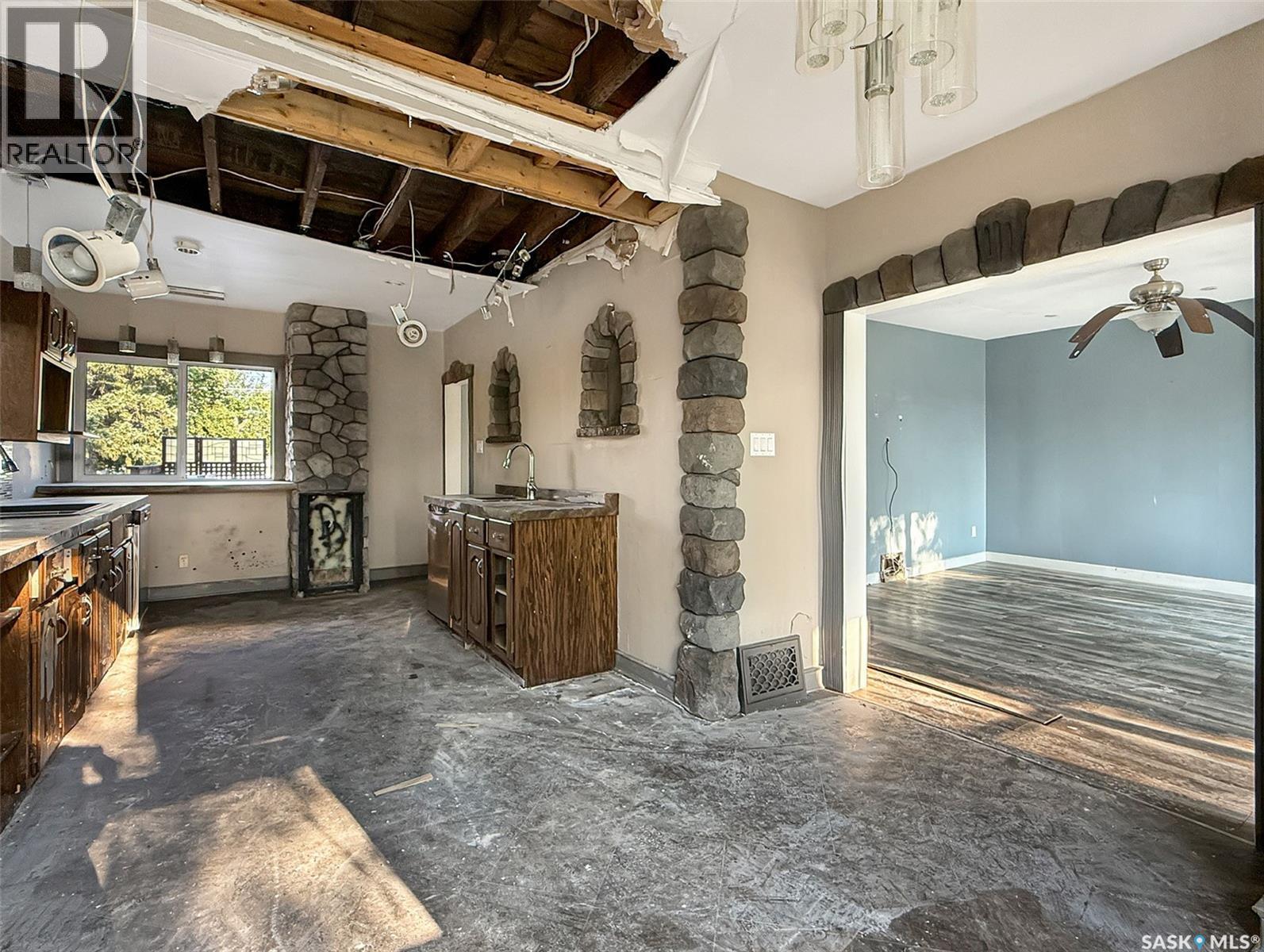 277 2Nd Avenue Ne, Swift Current, SK - Indoor