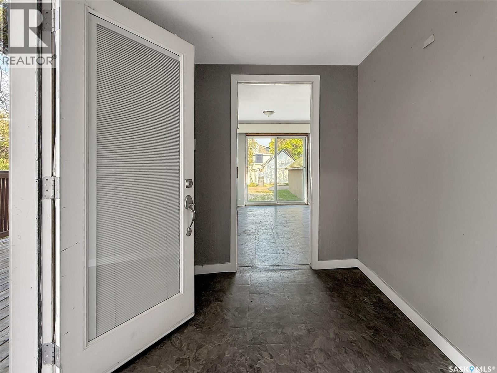 277 2Nd Avenue Ne, Swift Current, SK - Indoor Photo Showing Other Room