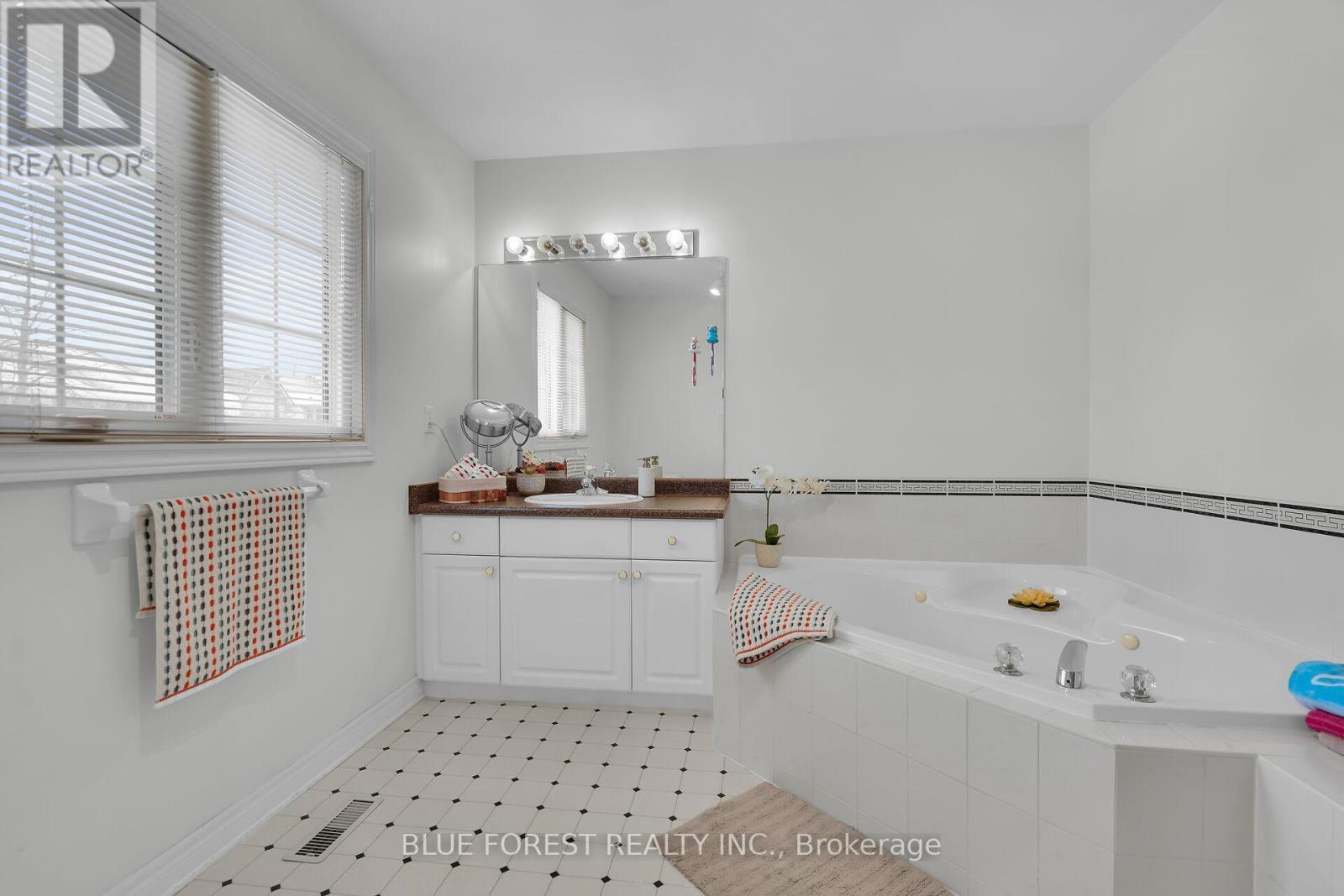 4PC Ensuite 1 - 3 - 410 Ambleside Drive, London North (North A), ON - Indoor Photo Showing Bathroom