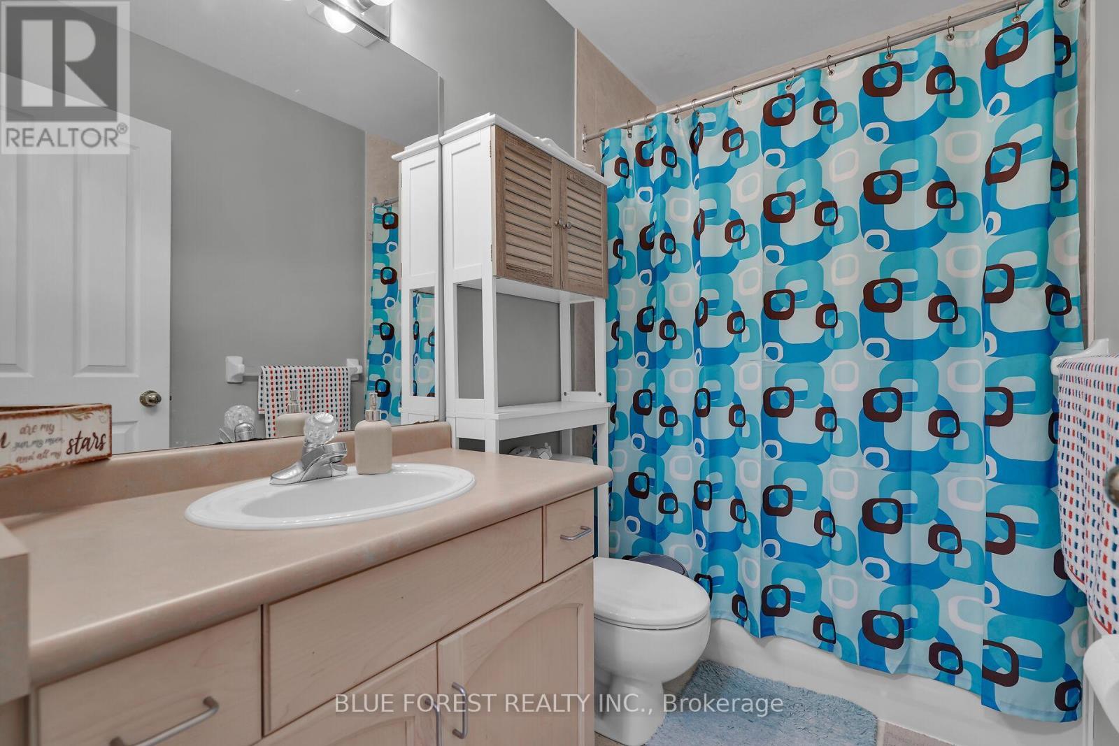 4PC Bathroom - 3 - 410 Ambleside Drive, London North (North A), ON - Indoor Photo Showing Bathroom