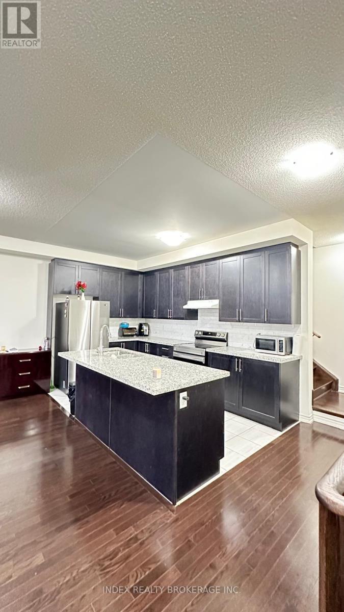 56 Donald Fitch Crescent, Brampton, ON - Indoor Photo Showing Kitchen