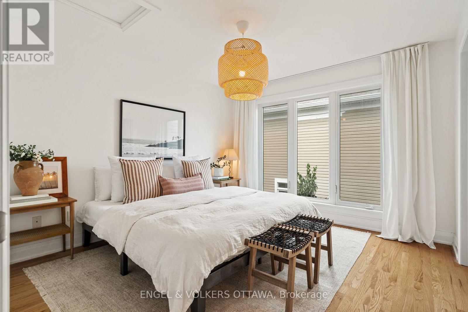 1137 Rockingham Avenue, Ottawa, ON - Indoor Photo Showing Bedroom
