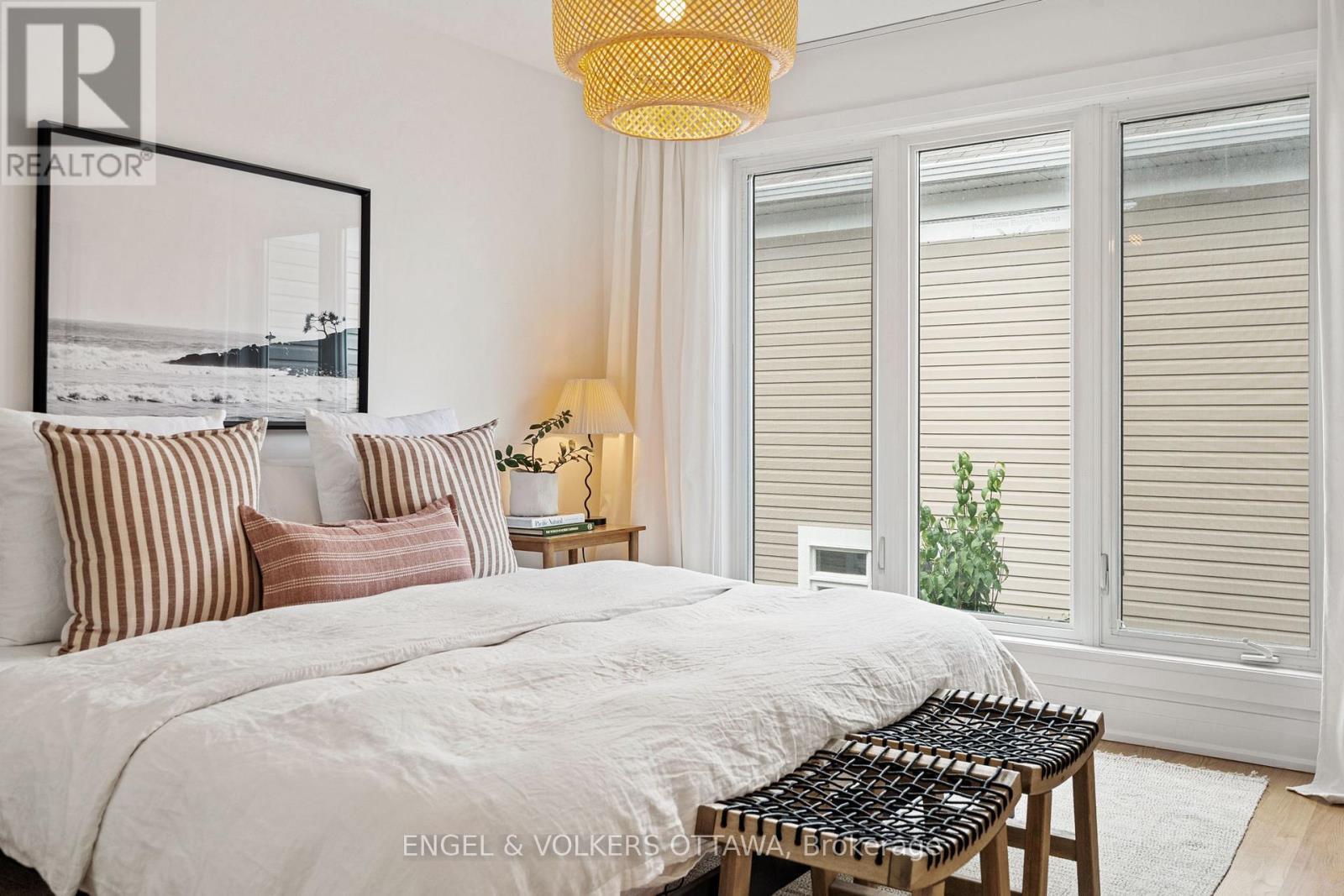 1137 Rockingham Avenue, Ottawa, ON - Indoor Photo Showing Bedroom